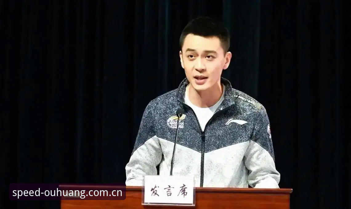 杨鸣点破C罗压力真相：前锋集体开火背后的世界杯生存法则全面解析